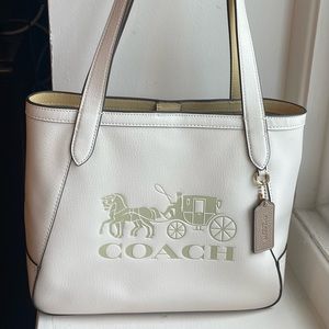 Coach Tote 27 with Horse and Carriage